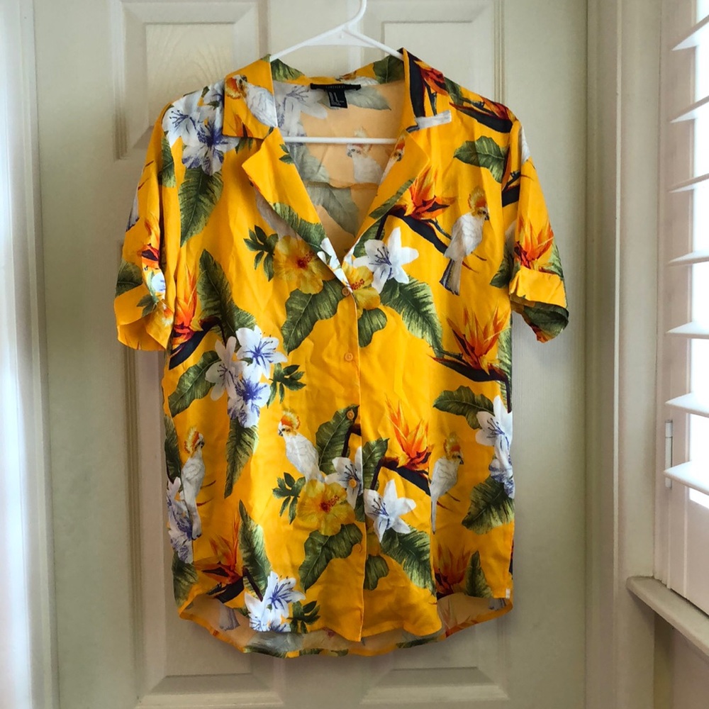 Women’s Forever 21 tropical button down blouse